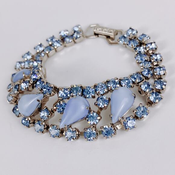 Vintage 1950s Blue Glass Rhinestone Moonglow Bracelet Mid Century Silver Tone - Picture 15 of 15